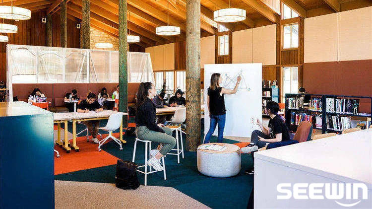 學(xué)校圖書(shū)館