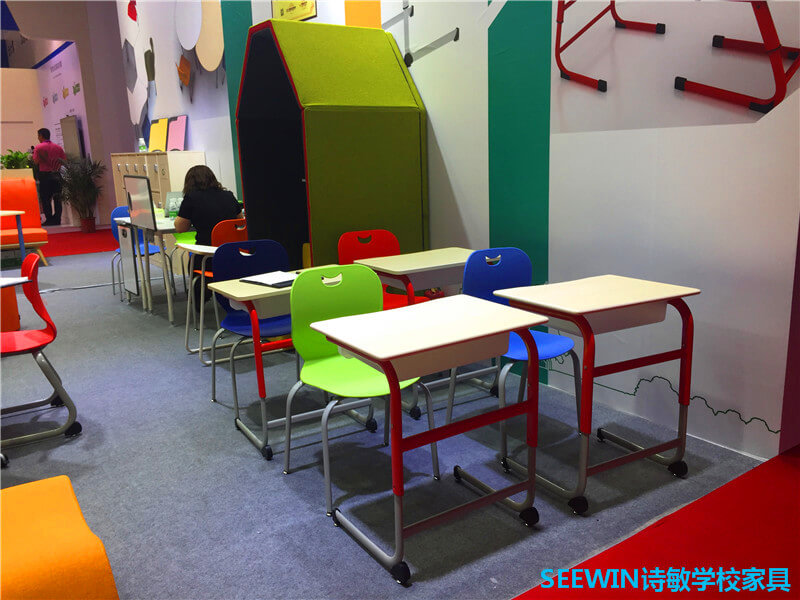 學生課桌椅